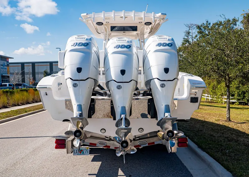 Slide: The Image of Fountain 38 Center Console 2019 - 3