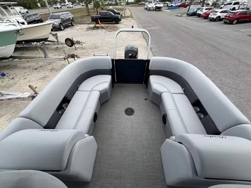 Slide: The Image of Bentley Pontoons 220 navigator 2023 - 11