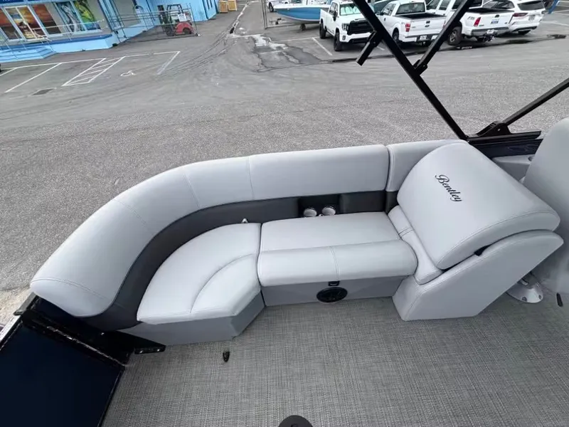 Slide: The Image of Bentley Pontoons 220 navigator 2023 - 12