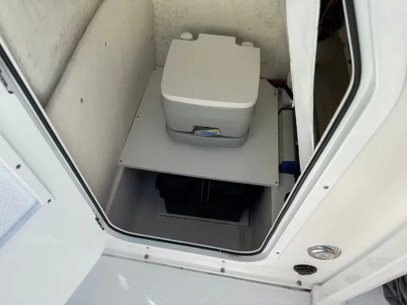 Slide: The Image of Sea Hunt Ultra 229 2023 - 16