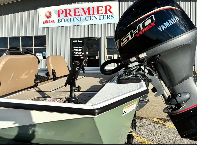 Slide: The Image of Avid 18SC Rogue 2026 - 5