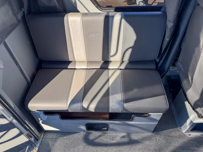 Slide: The Image of Hewescraft 240 Ocean Pro HT 2026 - 14