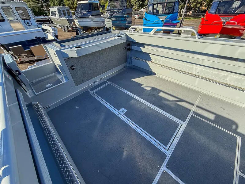 Slide: The Image of Hewescraft 240 Ocean Pro HT 2026 - 17