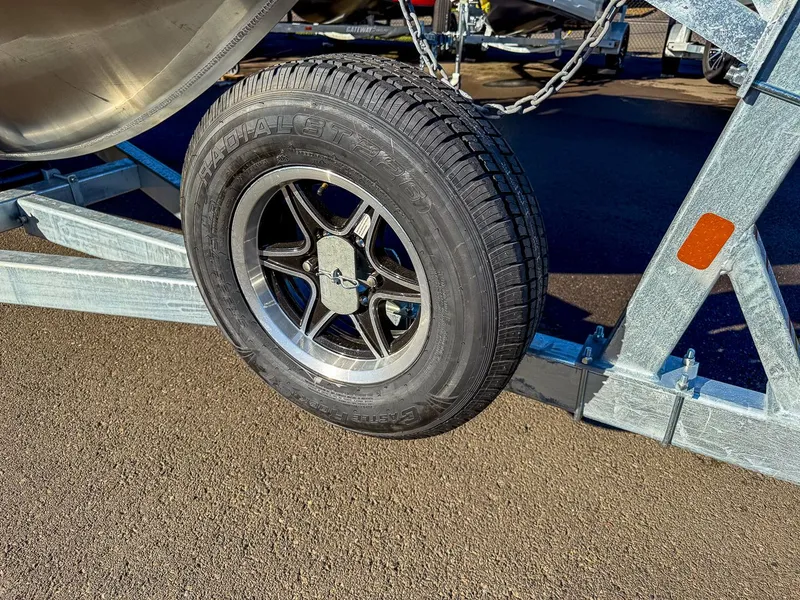 Slide: The Image of Hewescraft 240 Ocean Pro HT 2026 - 25