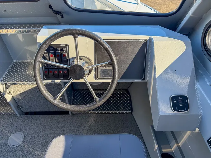 Slide: The Image of Hewescraft 240 Ocean Pro HT 2026 - 9