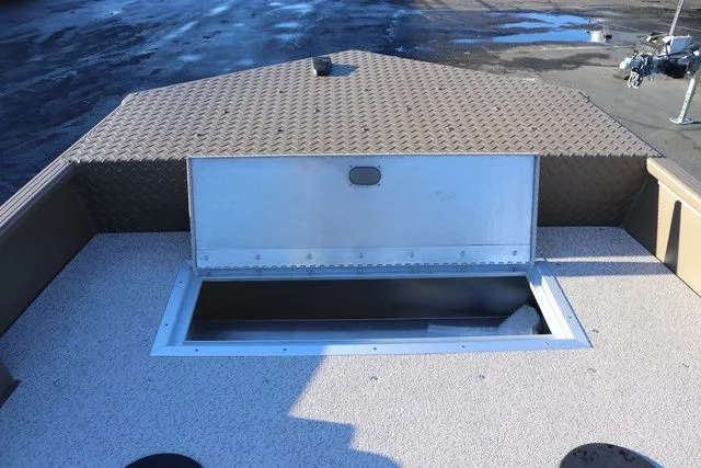 Slide: The Image of Smoker Craft Sportsman PRO 1866 2026 - 9