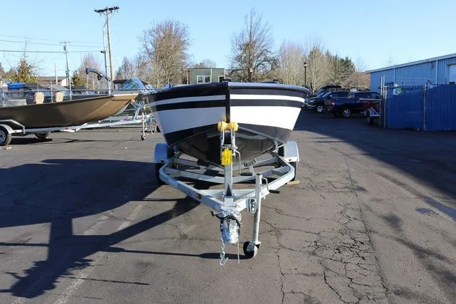 Slide: The Image of Smoker Craft Pro Lodge 160 2026 - 3