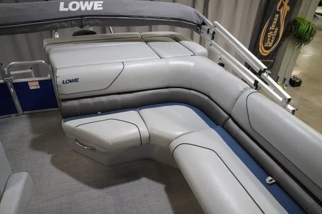 Slide: The Image of Lowe Ss 210 2017 - 15