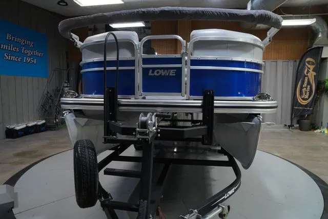 Slide: The Image of Lowe Ss 210 2017 - 3