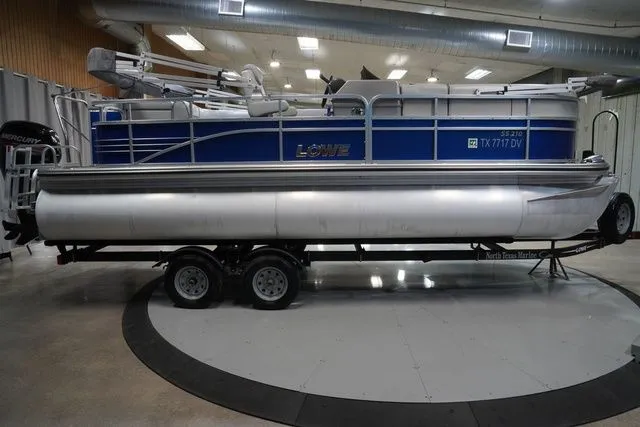 Slide: The Image of Lowe Ss 210 2017 - 5