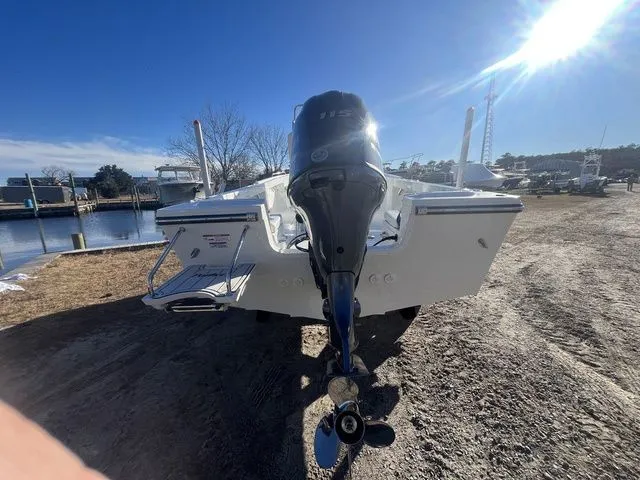 Slide: The Image of Parker Marine 180 Coastal 2026 - 5