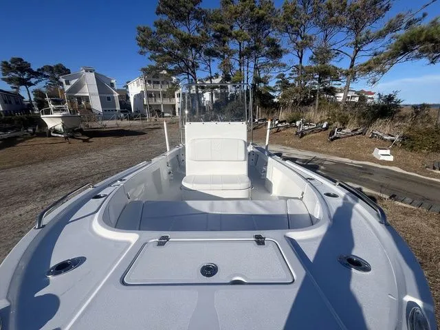 Slide: The Image of Parker Marine 180 Coastal 2026 - 12