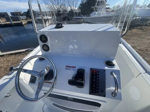 Slide: The Image of Parker Marine 180 Coastal 2026 - 8