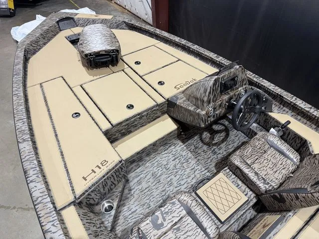 Slide: The Image of Xpress Hyper-Lift Bass H18 W/Yamaha 115 "SHO" 2026 - 7