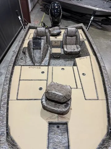 Slide: The Image of Xpress Hyper-Lift Bass H18 W/Yamaha 115 "SHO" 2026 - 9