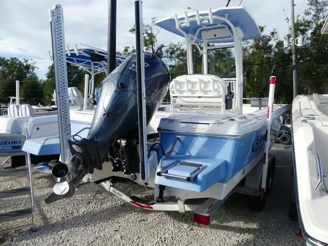 Slide: The Image of Robalo 246 Cayman 2023 - 4