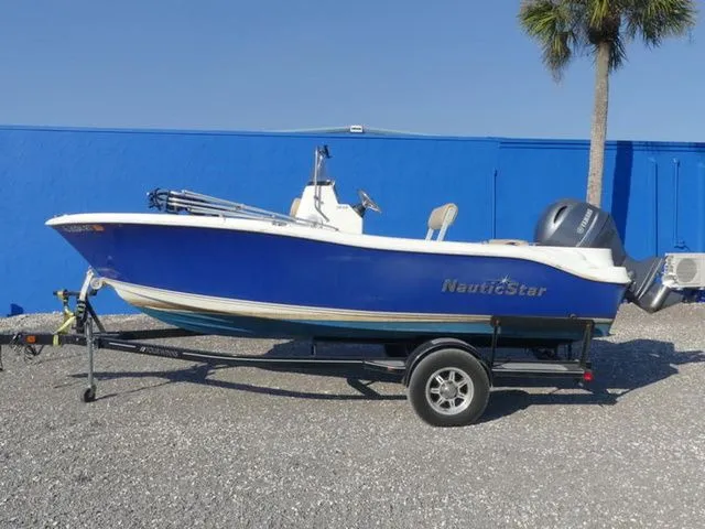 Slide: The Image of NauticStar 19 XS 2018 - 3