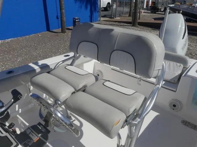 Slide: The Image of Sea Fox 248 Commander 2019 - 11