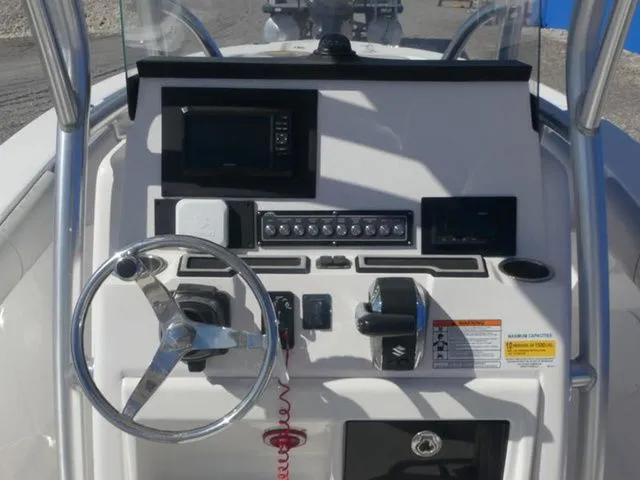Slide: The Image of Sea Fox 248 Commander 2019 - 12