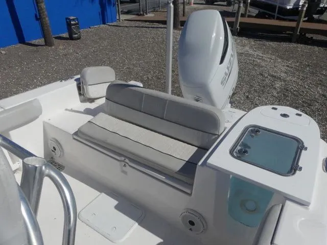 Slide: The Image of Sea Fox 248 Commander 2019 - 13