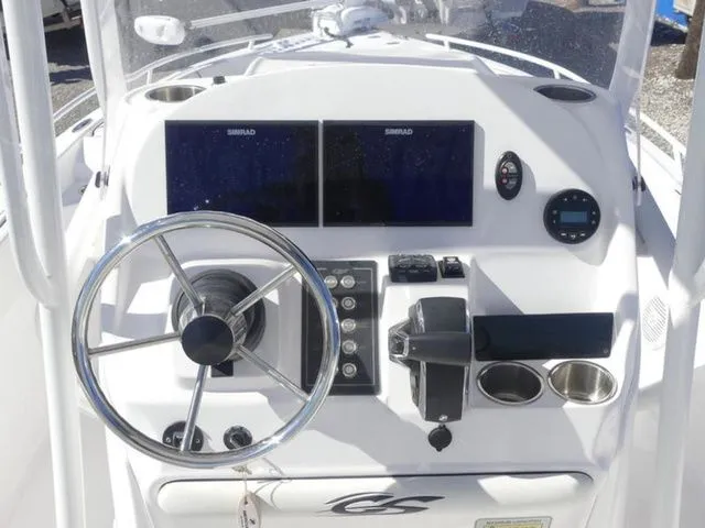 Slide: The Image of Glasstream 240 CCX 2025 - 13