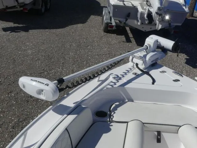 Slide: The Image of Glasstream 240 CCX 2025 - 8