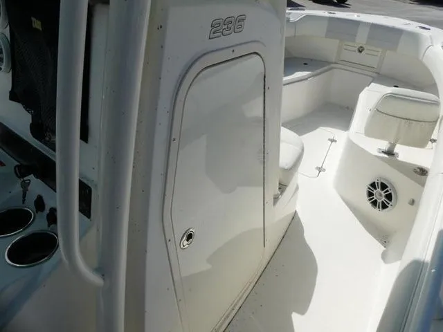 Slide: The Image of Mako 236 Center Console 2026 - 13