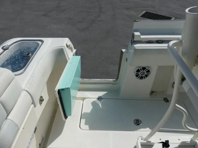 Slide: The Image of Mako 236 Center Console 2026 - 14