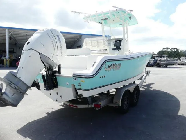 Slide: The Image of Mako 236 Center Console 2026 - 4