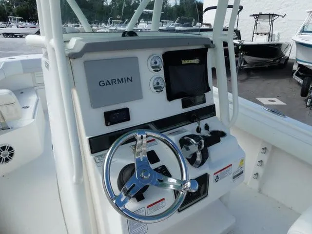 Slide: The Image of Mako 236 Center Console 2026 - 7