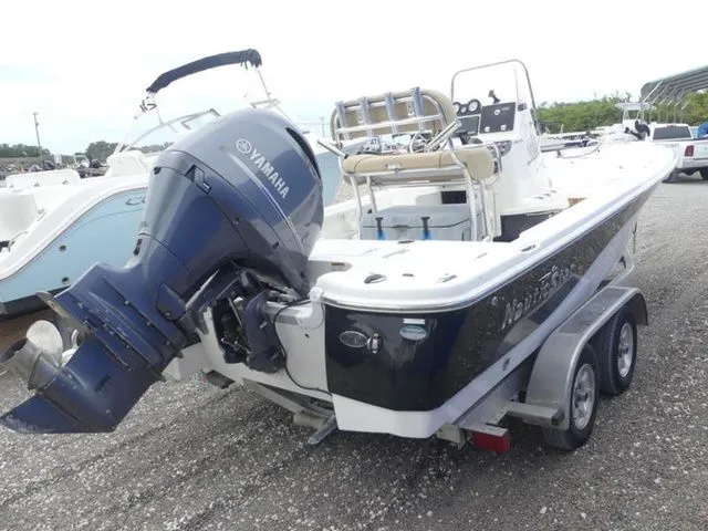 Slide: The Image of NauticStar 215 XTS 2019 - 4