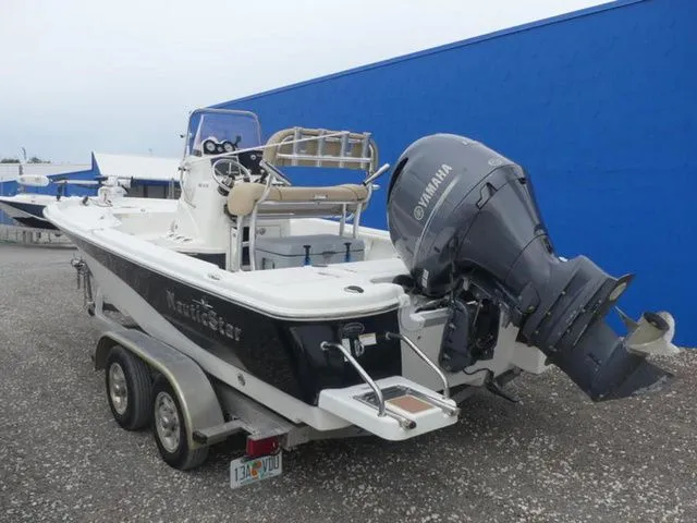 Slide: The Image of NauticStar 215 XTS 2019 - 5