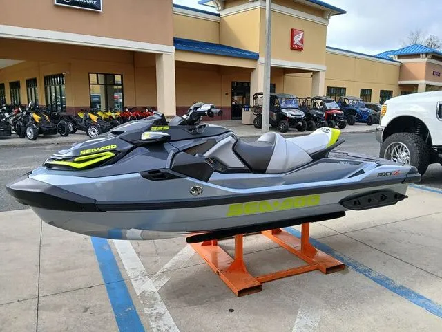 Slide: The Image of Sea-Doo RXT-X 2026 - 11