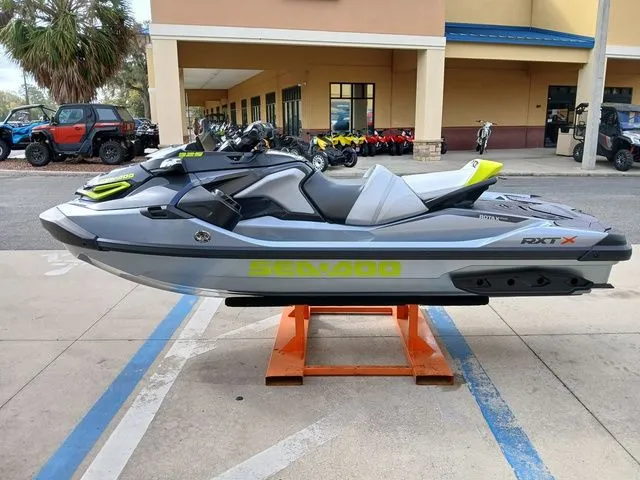 Slide: The Image of Sea-Doo RXT-X 2026 - 12