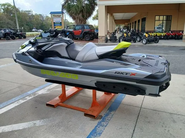 Slide: The Image of Sea-Doo RXT-X 2026 - 14