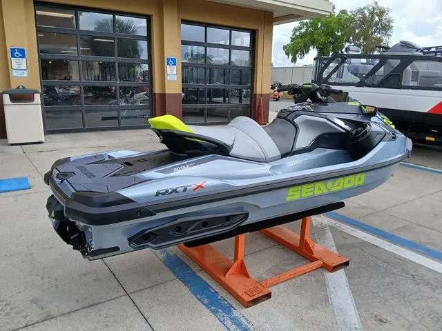 Slide: The Image of Sea-Doo RXT-X 2026 - 19