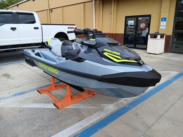 Slide: The Image of Sea-Doo RXT-X 2026 - 4