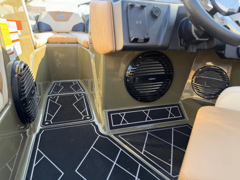 Slide: The Image of Tigé Z3 2023 - 12