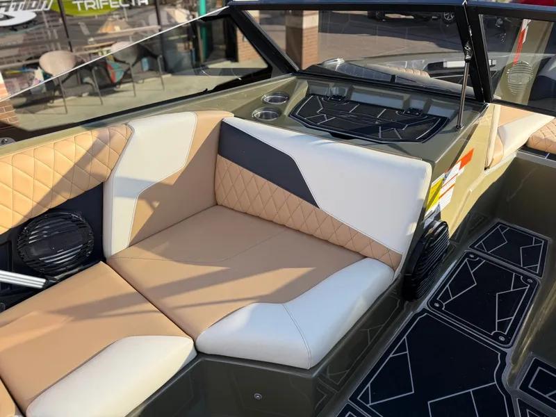 Slide: The Image of Tigé Z3 2023 - 13