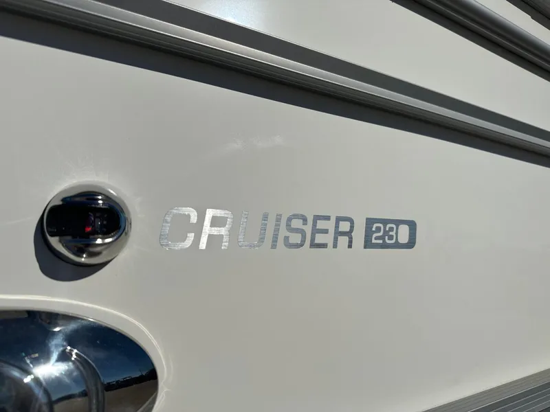 Slide: The Image of Harris Cruiser 230 2026 - 10