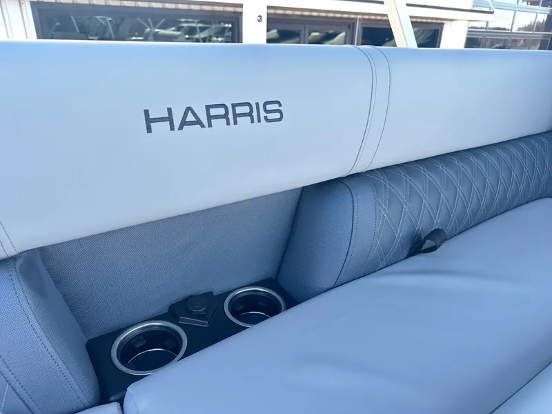 Slide: The Image of Harris Cruiser 230 2026 - 14