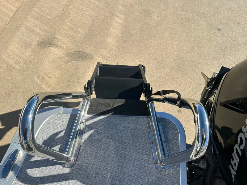 Slide: The Image of Harris Cruiser 230 2026 - 39