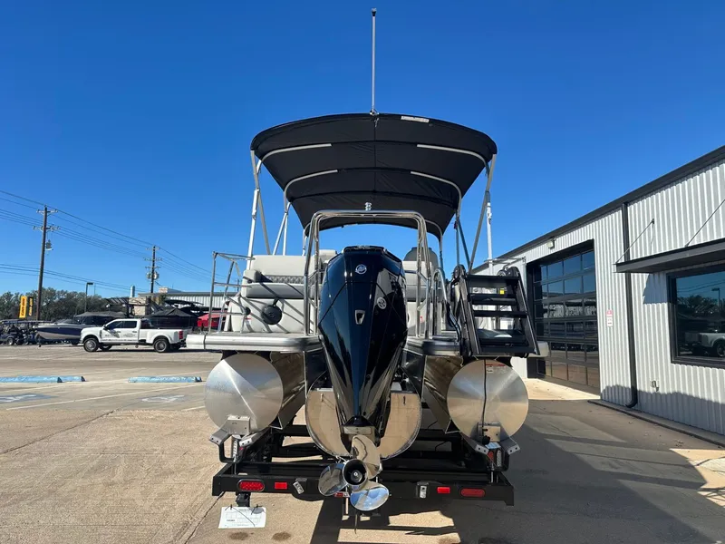 Slide: The Image of Harris Cruiser 230 2026 - 4