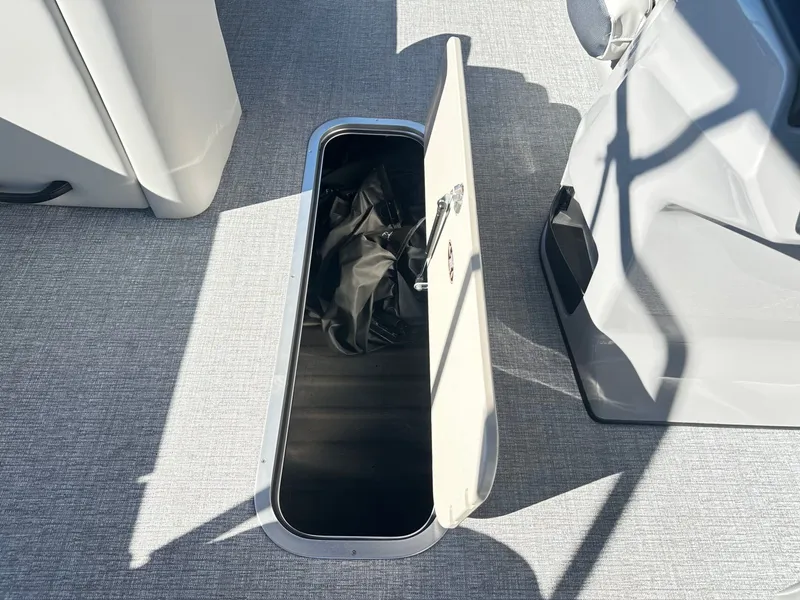 Slide: The Image of Harris Cruiser 230 2026 - 40