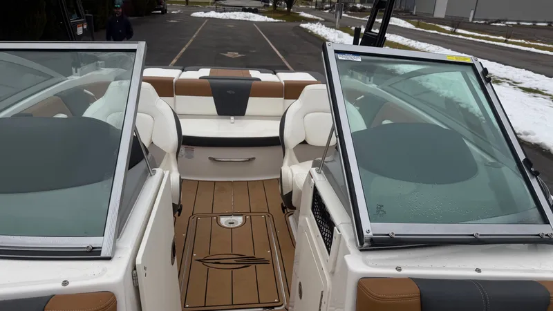 Slide: The Image of Chaparral 21 SSi 2024 - 18