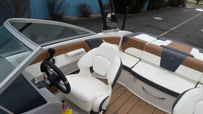 Slide: The Image of Chaparral 21 SSi 2024 - 20