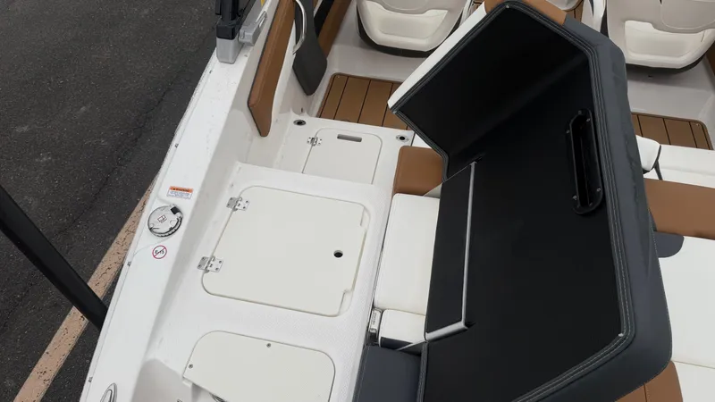 Slide: The Image of Chaparral 21 SSi 2024 - 26