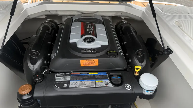 Slide: The Image of Chaparral 21 SSi 2024 - 31