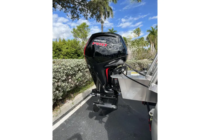 Slide: The Image of Mercury Pro XS outboard motor on 2026 Sun Tracker Party Barge 20 DLX. - 18