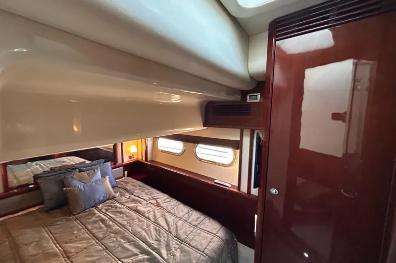 Slide: The Image of Luxurious cabin interior of 2008 Sea Ray 52 Sedan Bridge yacht. - 23
